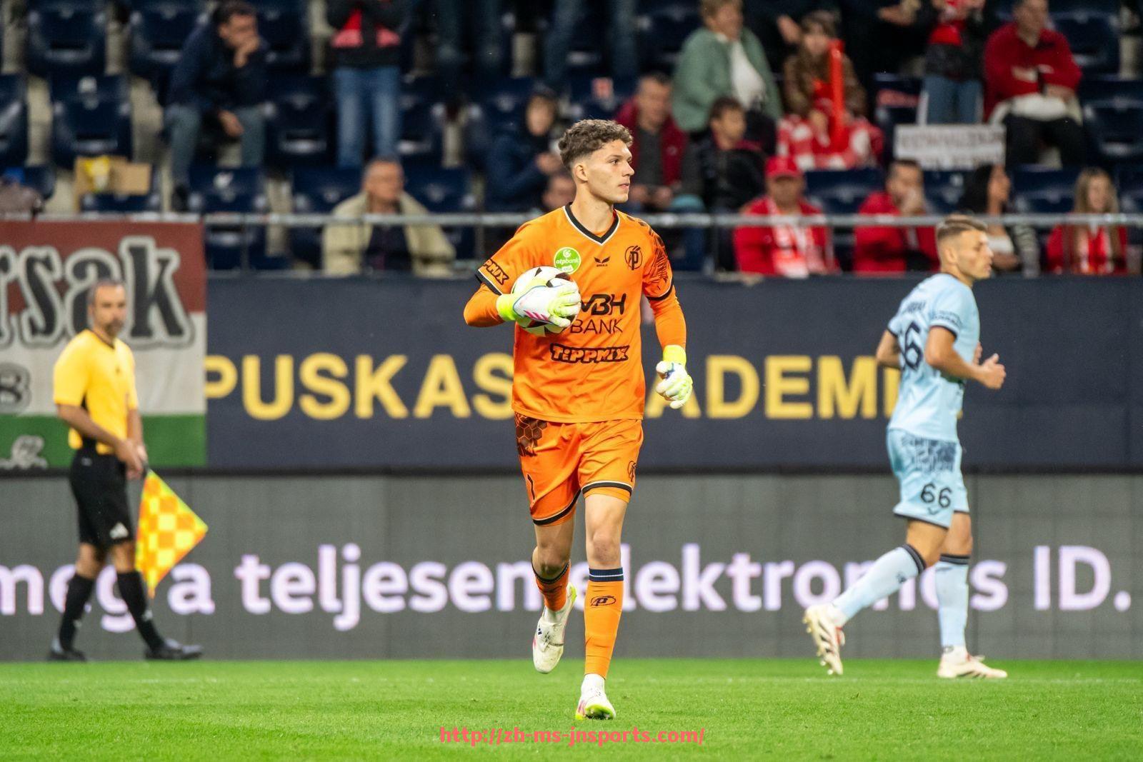 JN江南体育-CBA足球队外援名单：了解CBA足球队的外援阵容与实力