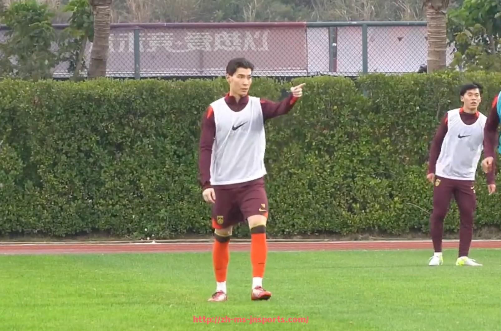 JN江南体育-世俱杯揭幕战精彩瞬间回顾：首场比赛的情绪与意义